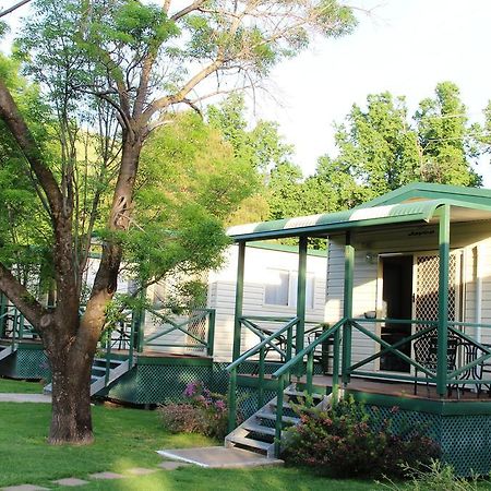 Gundagai Cabins & Tourist Park Ngoại thất bức ảnh