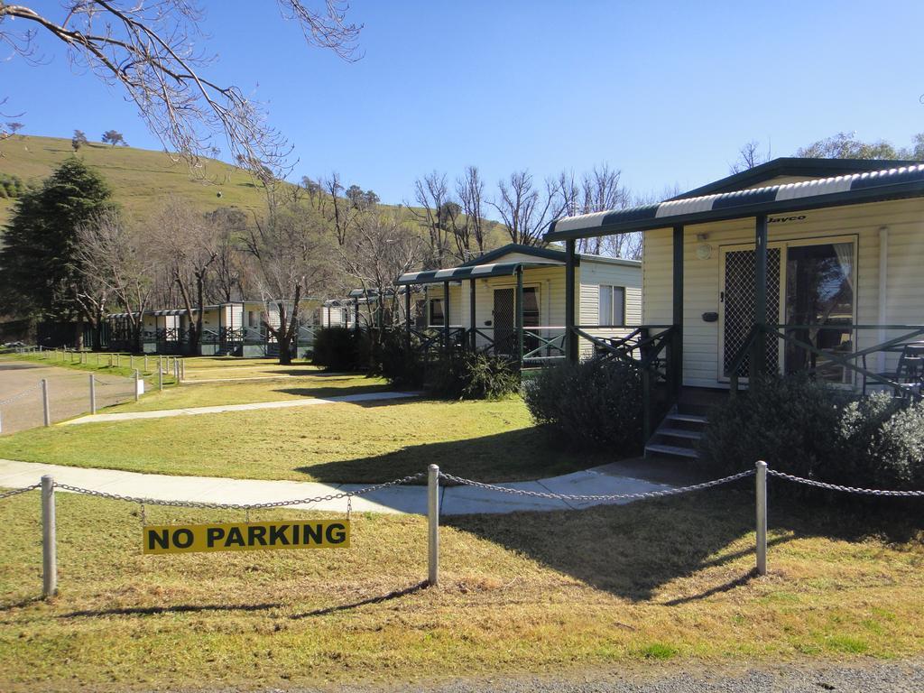 Gundagai Cabins & Tourist Park Ngoại thất bức ảnh